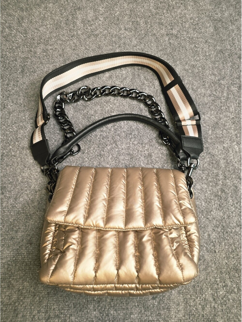Think Royln Bar Bag Pearl Gold Quilted Puffer Convertible Crossbody Purse NWOT - Picture 5 of 8